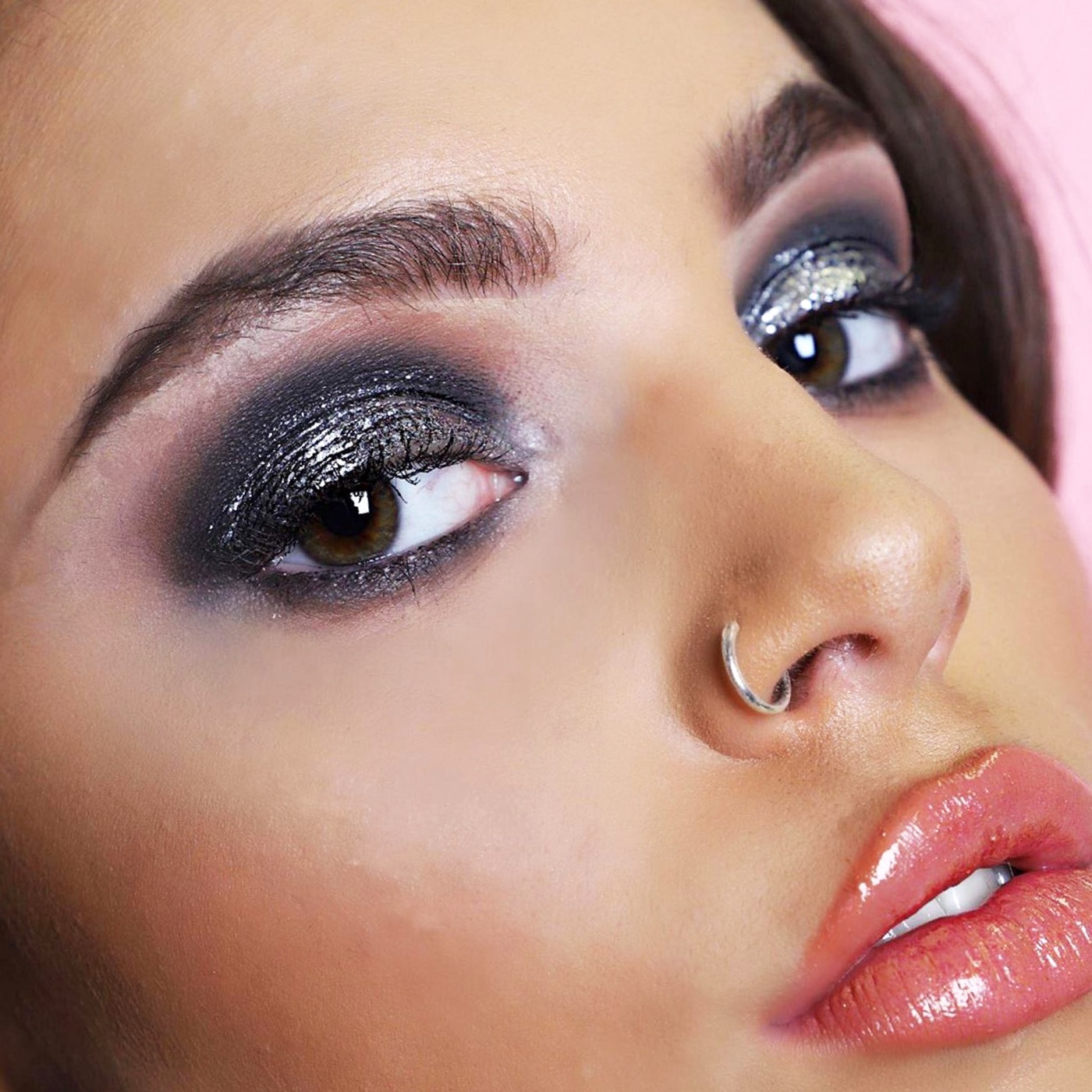 Molten Metal Glitter Eyeshadow in Melisant, Model